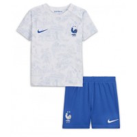 Koszulka piłkarska Francja Strój wyjazdowy dla dzieci MŚ 2022 tanio Krótki Rękaw (+ Krótkie spodenki)
